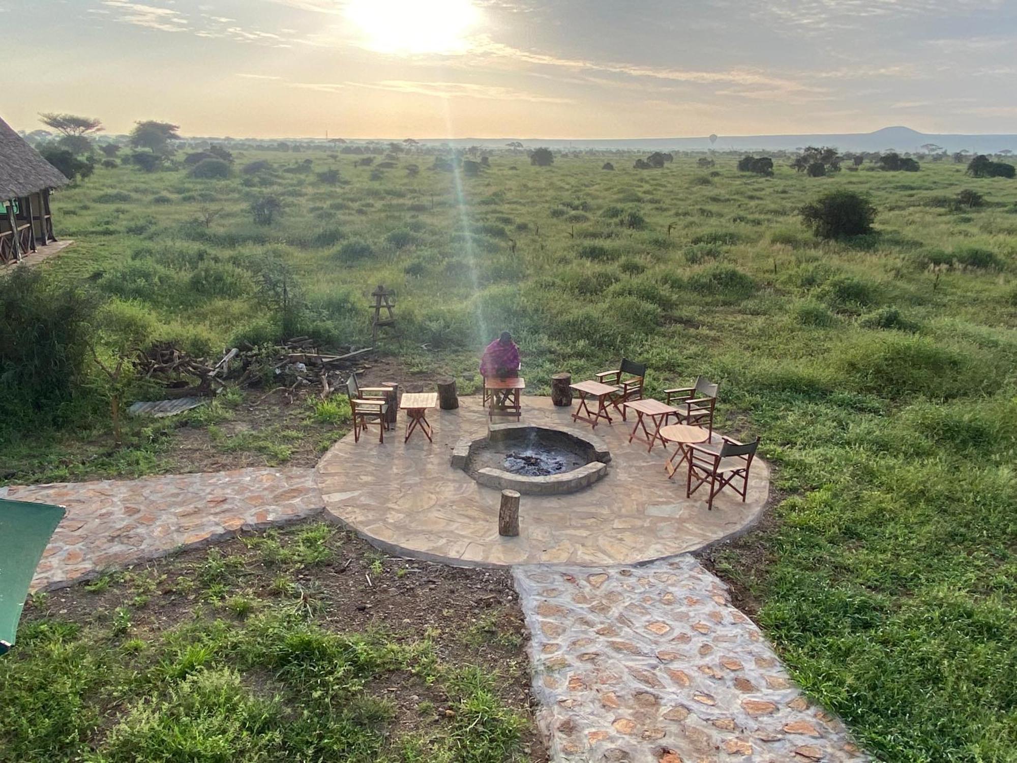 Amboseli Discovery Camp Exterior photo