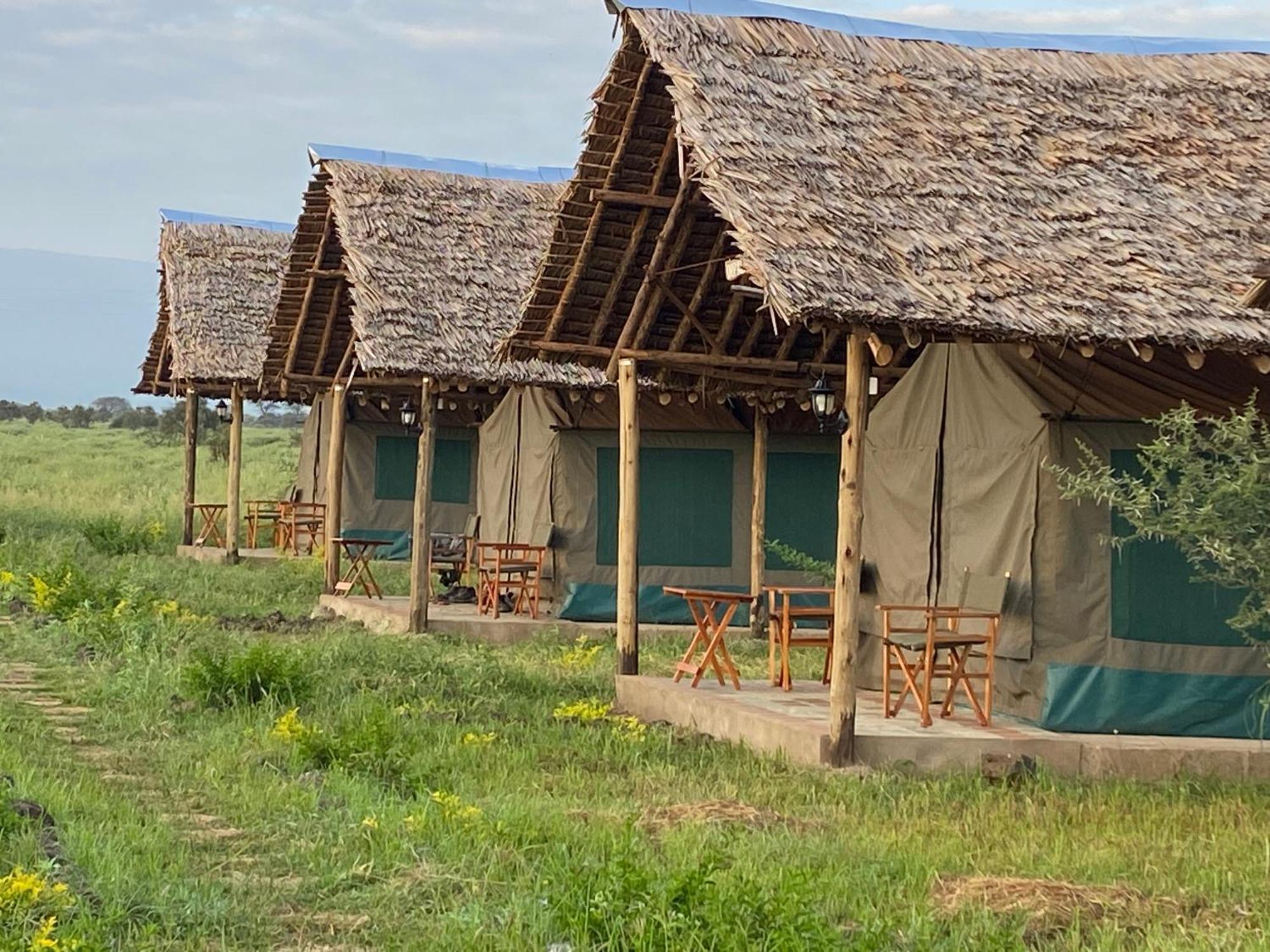 Amboseli Discovery Camp Exterior photo